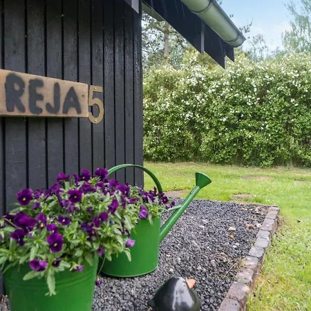 Holiday Evalina - 4-4km From The Sea By Interhome